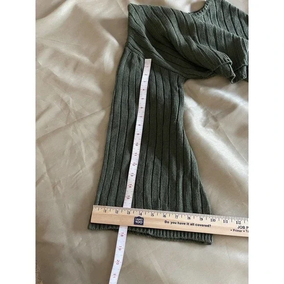 No Comment Women's Green Scoop Neck Bell Sleeve Pollover Knit Sweater Cropped XS - Picture 8 of 8